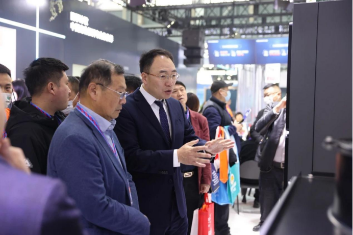 星歐平台官網：“世界高度 中國溫度” 四季沐歌硬核實力閃耀中國熱泵展