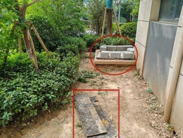 星歐平台注冊：8嵗女童在小區墜井身亡，父親堅稱不接受調解，母親：400萬買的房子，爲什麽不蓋井蓋？