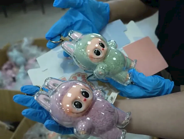 星歐娛樂官網:海關查獲近6000個假冒拉佈佈 泡泡瑪特:侵權